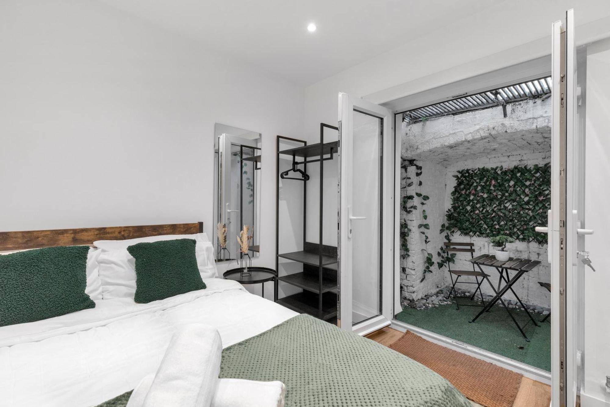 Kensington Home With Private Bathroom & Garden London Exterior photo